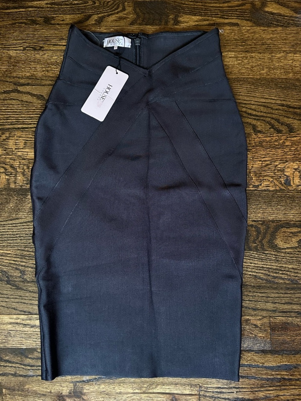 House Of CB Bandage Pencil Skirt Size L— NWT
